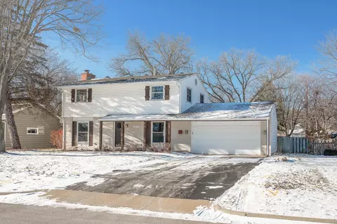 6212 Chowen Ave S, Edina, MN 55410