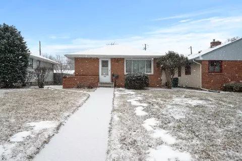 1329 Sumner St, Saint Paul, MN 55116