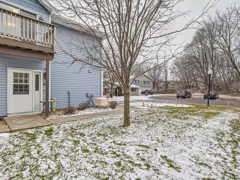 7514 15th Street Ln N, Oakdale, MN 55128