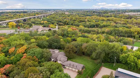 10 Windy Ridge Pl, Mendota, MN 55150