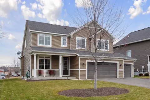 1279 Farmhouse Dr, Waconia, MN 55387