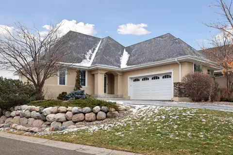 1440 Skyline Dr, Golden Valley, MN 55422
