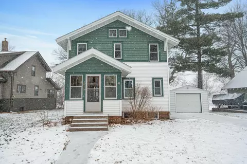 30720 Maple St, Lindstrom, MN 55045