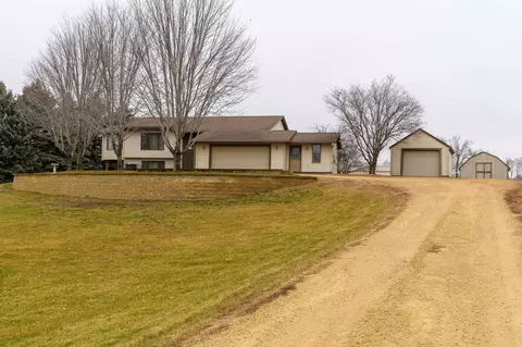 20825 Dubarry Trl, Farmington, MN 55024