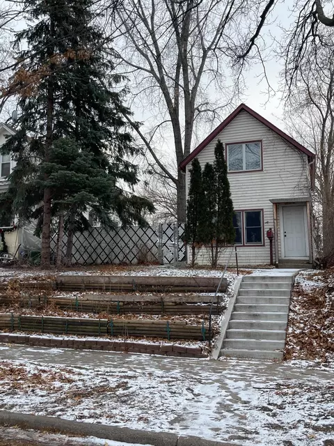 74 Cook Ave W, Saint Paul, MN 55117