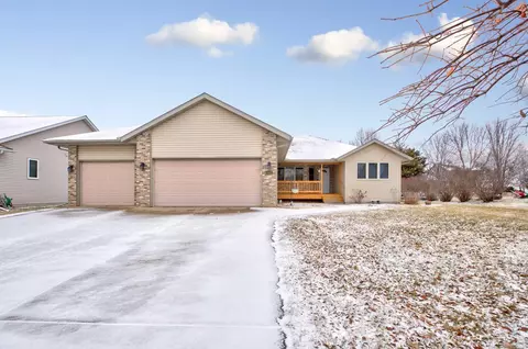 409 Coventry Rd, Le Sueur, MN 56058