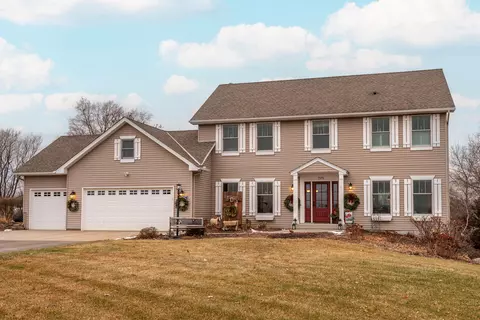 7575 Mellgren Ln, Chaska, MN 55318