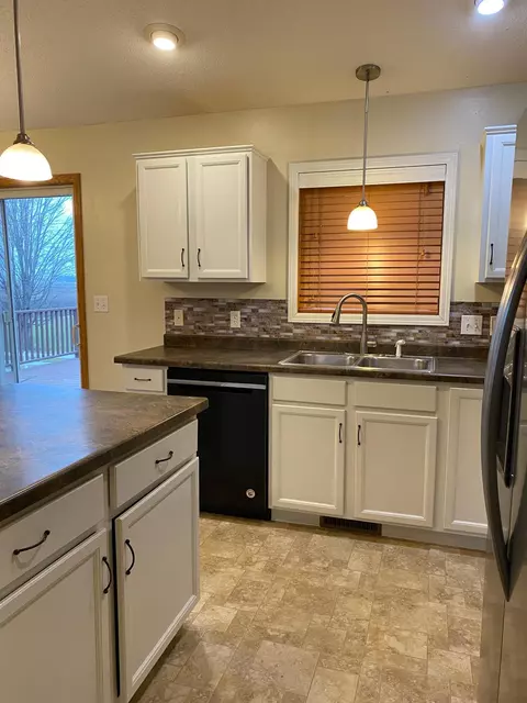 1902 20th St SW, Austin, MN 55912 photo 5