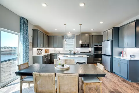 8357 Shire Trl, Woodbury, MN 55129