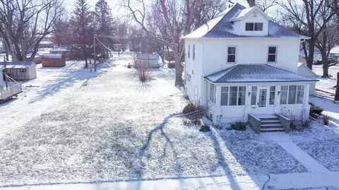 236 State St, Tracy, MN 56175 photo 3