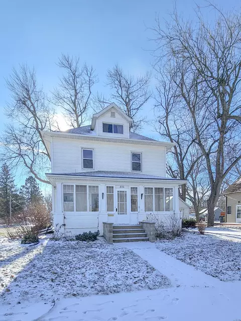 236 State St, Tracy, MN 56175