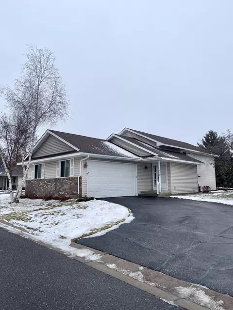 941 Winsome Way NW, Isanti, MN 55040