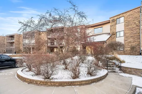 35 Nathan Ln N #207, Plymouth, MN 55441