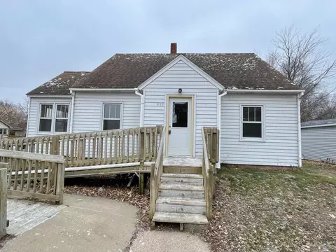 301 Sinclair Lewis Ave, Sauk Centre, MN 56378
