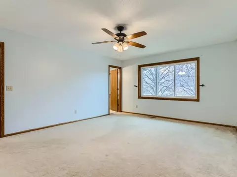 911 Park Knoll Dr, Eagan, MN 55123 photo 13