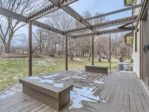 911 Park Knoll Dr, Eagan, MN 55123 photo 26