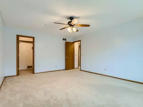 911 Park Knoll Dr, Eagan, MN 55123 photo 14