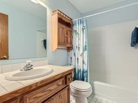 911 Park Knoll Dr, Eagan, MN 55123 photo 20