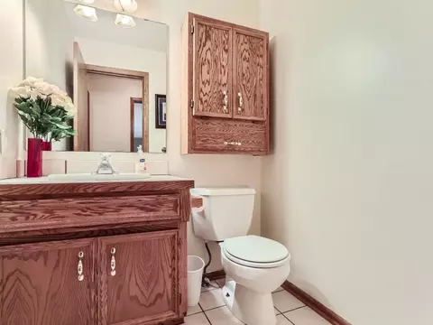 911 Park Knoll Dr, Eagan, MN 55123 photo 12