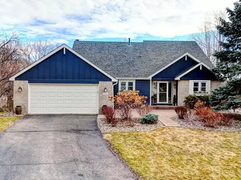 696 Havenhill Rd, Eagan, MN 55123