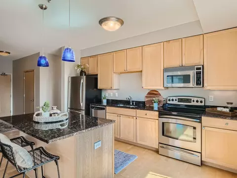 1502 5th St N #212, Hopkins, MN 55305
