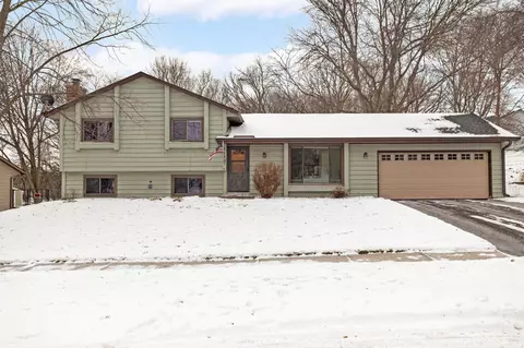 8120 137th St W, Apple Valley, MN 55124