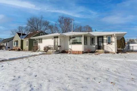 153 Poplar St E, South Saint Paul, MN 55075