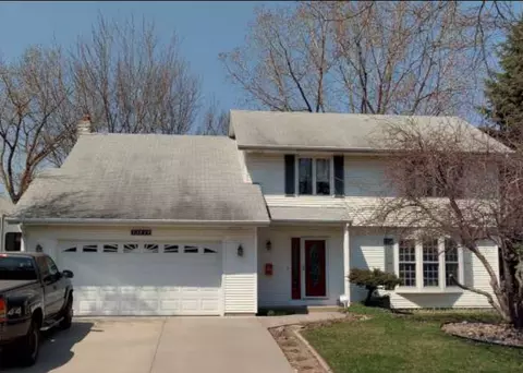 15717 Hayes Trl, Apple Valley, MN 55124