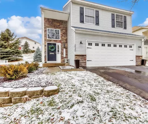 2930 Magnolia Dr, Woodbury, MN 55125