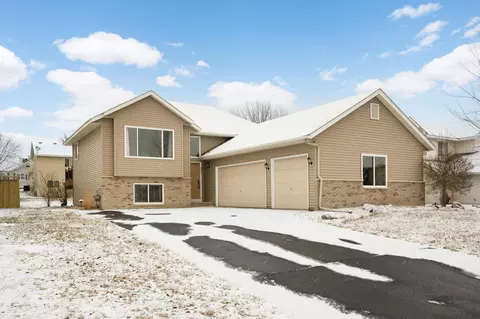 943 Jack Russell Ave, Shakopee, MN 55379