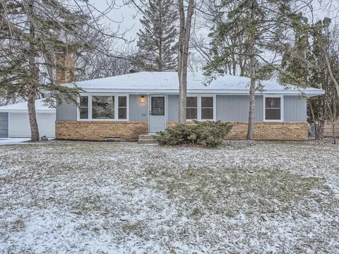 3400 Baillif Pl, Bloomington, MN 55431
