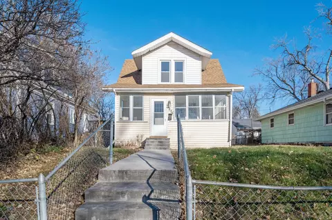 1275 Hewitt Ave, Saint Paul, MN 55104