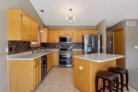 Kitchen - 4792 Aspen St, Hampton, MN 55031 photo 1 of 7
