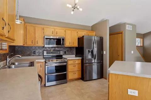 Kitchen - 4792 Aspen St, Hampton, MN 55031 photo 3 of 7