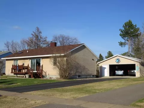12 Dogwood Blvd, Babbitt, MN 55706