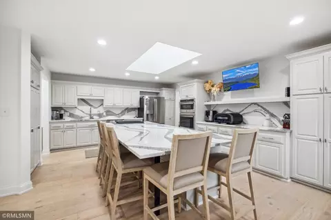 900 N Shore Dr W, Mound, MN 55364