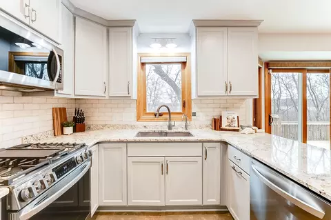 7212 Stagecoach Trl, Lino Lakes, MN 55014