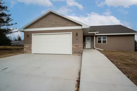 325 E Adams Ave, Fall Creek, WI 54742