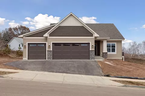 1064 Alta Ave N, Hudson, WI 54016