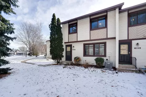 13610 Heather Hills Dr, Burnsville, MN 55337