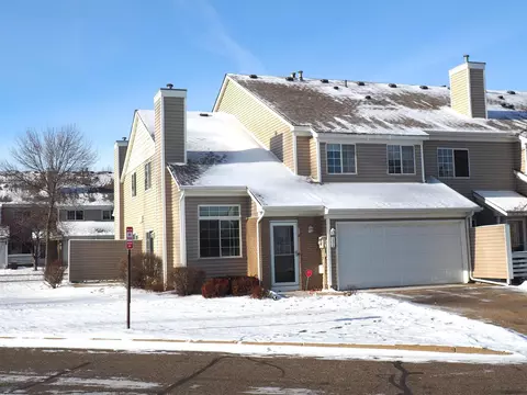 13440 60th Pl N #121, Plymouth, MN 55446
