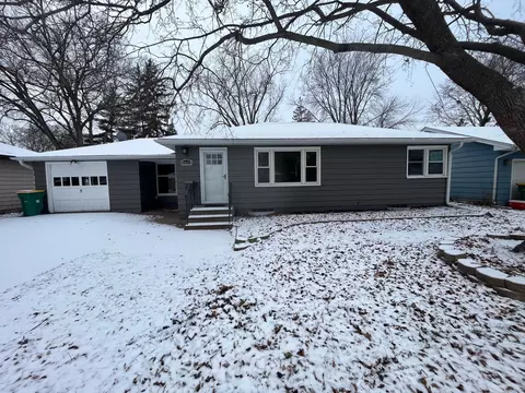 4833 Georgia Ave N, Crystal, MN 55428