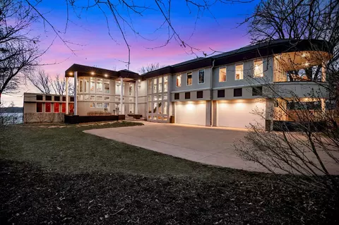 6509 Eagle Lake Dr, Maple Grove, MN 55369
