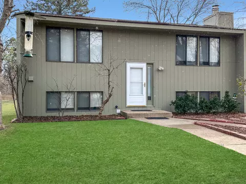 1700 Weston Ln N, Plymouth, MN 55447
