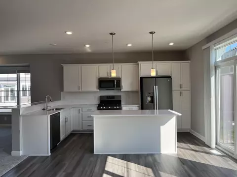 7501 38th St N, Oakdale, MN 55128
