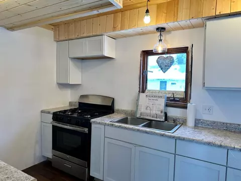 Kitchen - 3944 Maple St, Kettle River, MN 55757 photo 3 of 6
