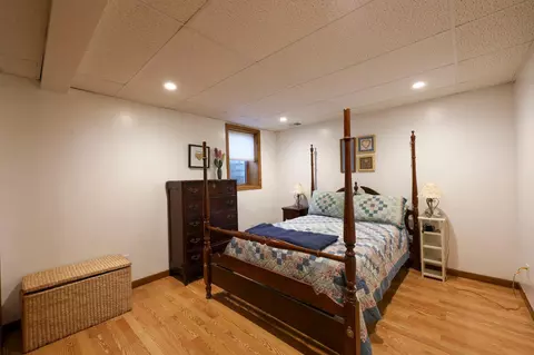 Bedroom - 4591 W Greenleaf Dr, Eagan, MN 55123 photo 4 of 5
