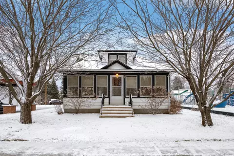 125 E 1st St, Waconia, MN 55387