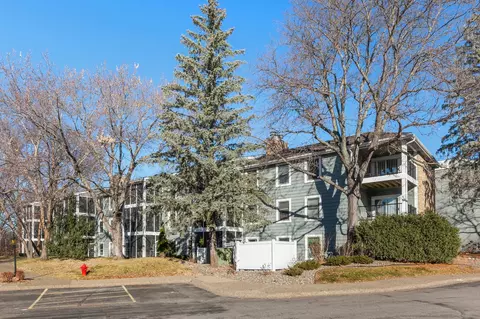 3000 Saint Albans Mill Rd #207, Minnetonka, MN 55305