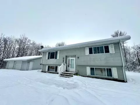 57231 406th St, Warroad, MN 56763